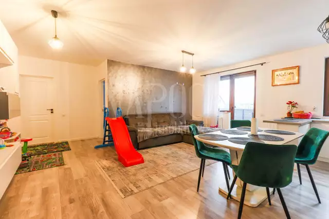 De vanzare apartament, 3 camere in Floresti