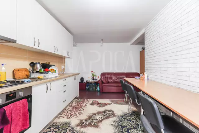 Se vinde apartament, 3 camere in Floresti