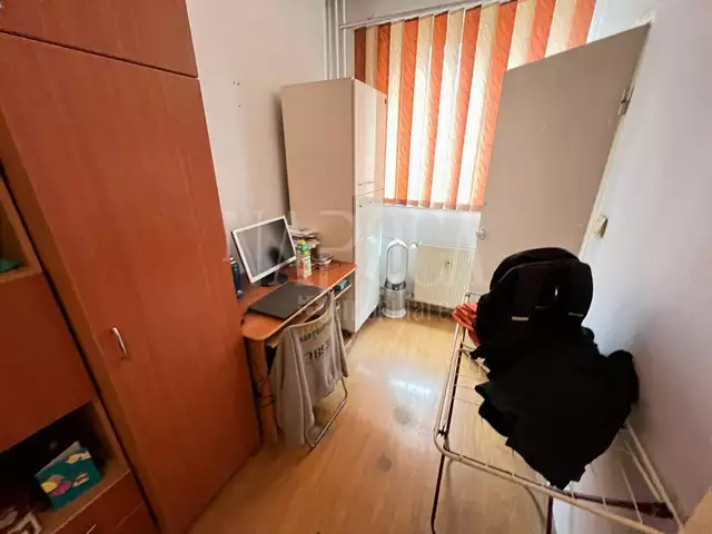Vanzare apartament, o camera in Dambul Rotund