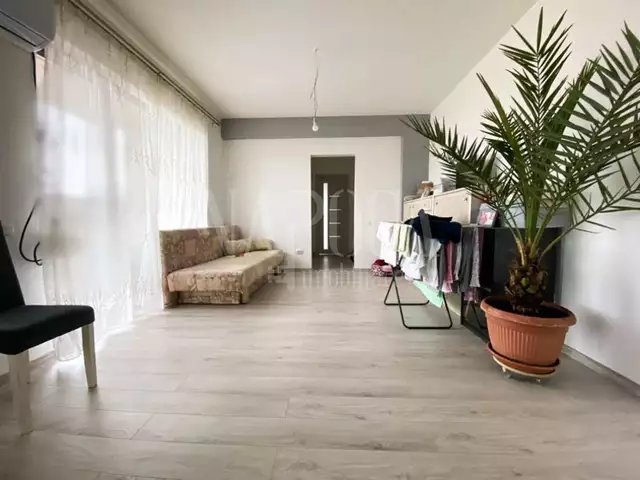 De vanzare apartament, 2 camere in Floresti