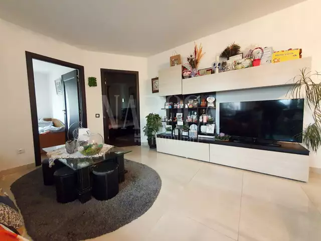 Se vinde apartament, 3 camere in Floresti