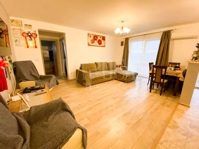 Se vinde apartament, 2 camere in Floresti