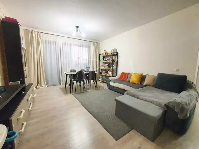 De vanzare apartament, 3 camere in Floresti