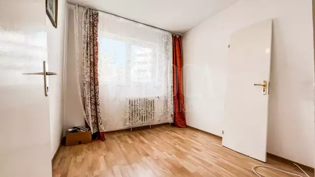 Se vinde apartament, 4 camere in Manastur