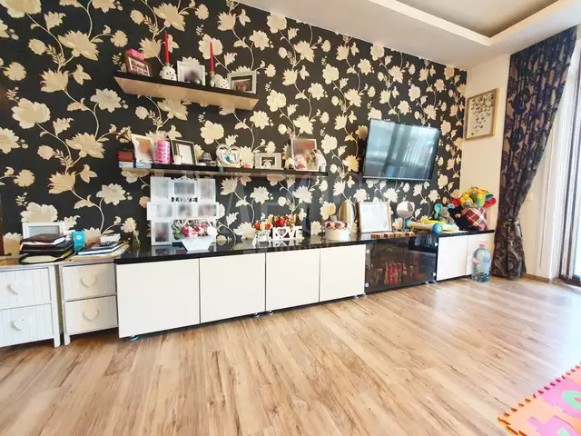 Se vinde apartament, 3 camere in Floresti