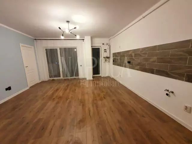 Se vinde apartament, 3 camere in Floresti