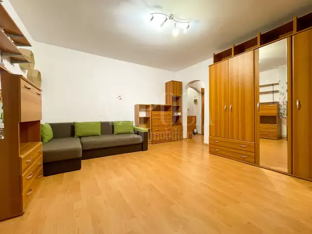 Se vinde apartament, 3 camere in Manastur