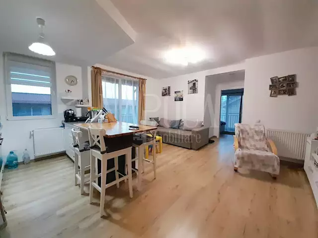 De vanzare apartament, 3 camere in Floresti