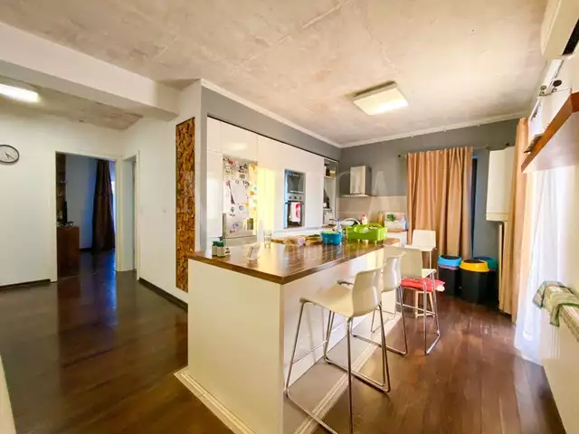 Vanzare apartament, 4 camere in Buna Ziua