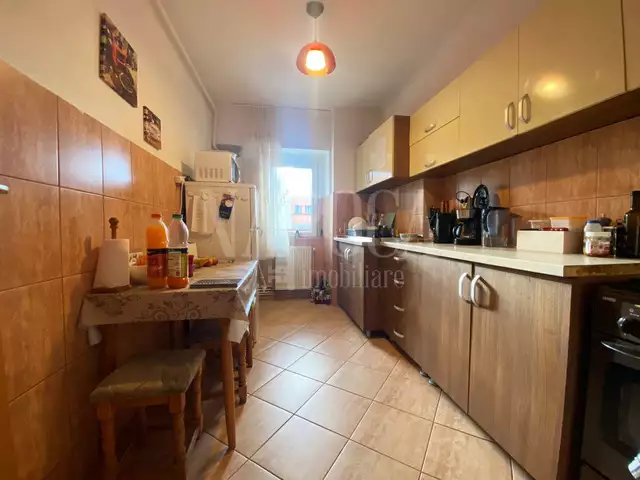 De vanzare apartament, 3 camere in Zorilor