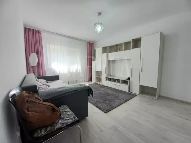 Se vinde apartament, o camera in Manastur