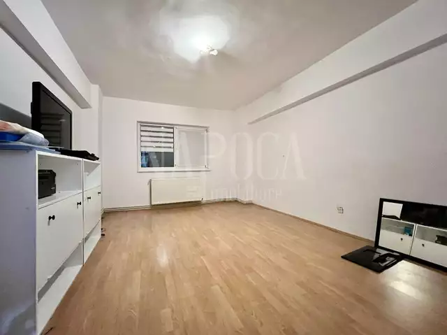 Se vinde apartament, 4 camere in Manastur