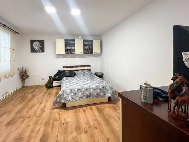 Se vinde apartament, o camera in Marasti