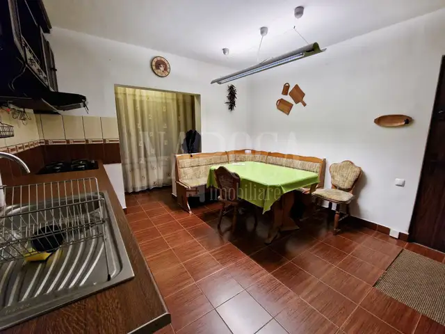 De vanzare apartament, 2 camere in Intre Lacuri