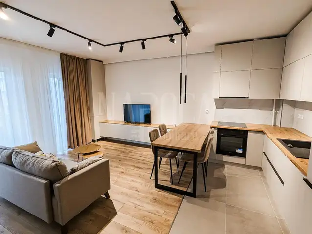 De vanzare apartament, 2 camere in Centru