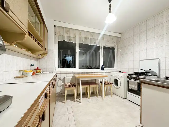 De vanzare apartament, 3 camere in Grigorescu