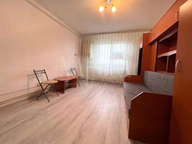 Vanzare apartament, o camera in Marasti