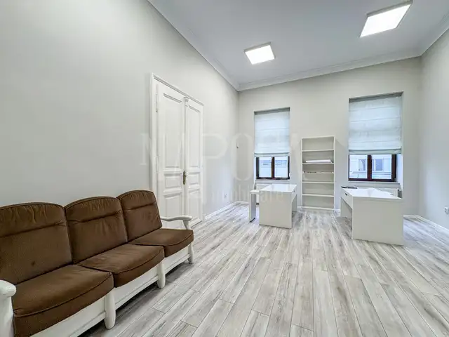 De vanzare apartament, 2 camere in Centru