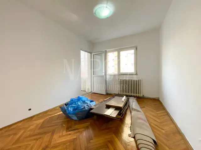 Vanzare apartament, 4 camere in Grigorescu