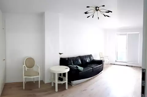 Vanzare apartament, o camera in Andrei Muresanu