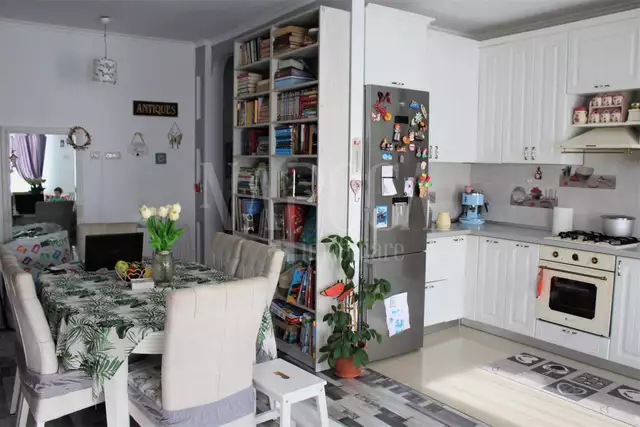 Se vinde apartament, 3 camere in Floresti