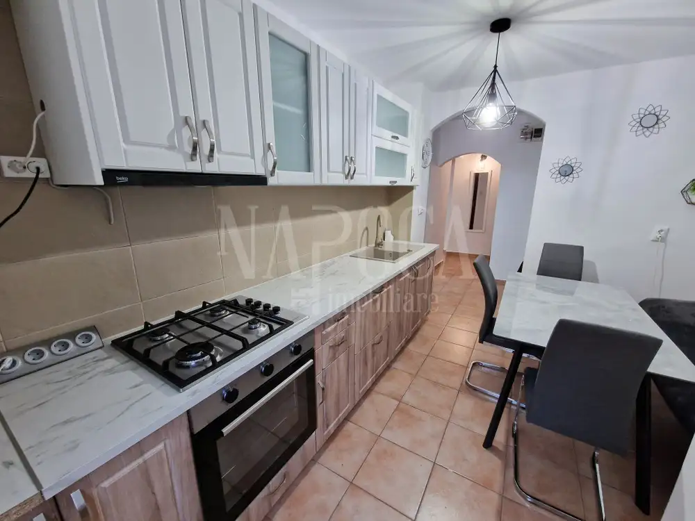 Vanzare apartament, o camera in Marasti