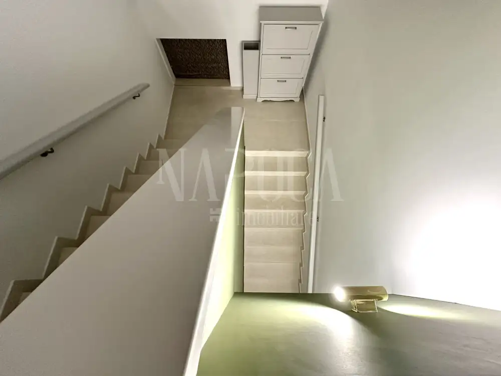 De vanzare apartament, 4 camere in Andrei Muresanu