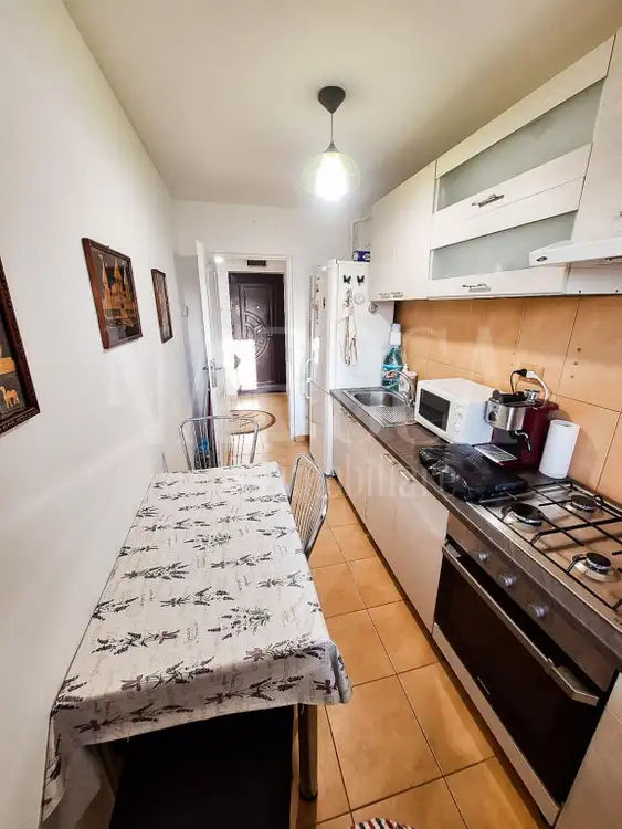 Se vinde apartament, o camera in Buna Ziua