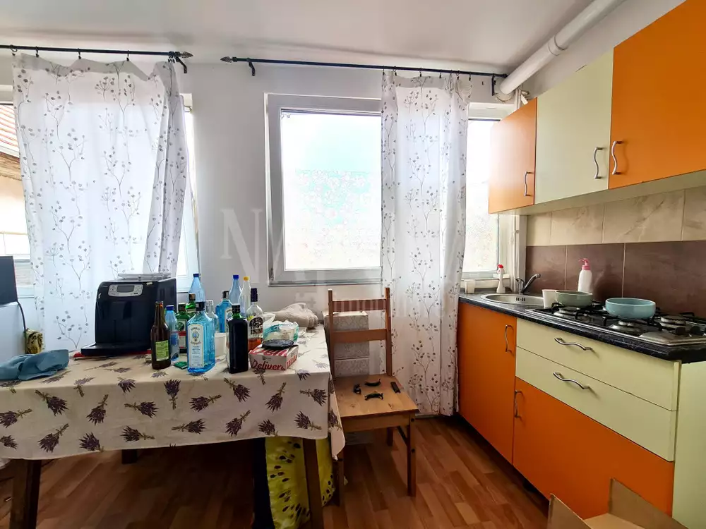 Vanzare apartament, 3 camere in Centru