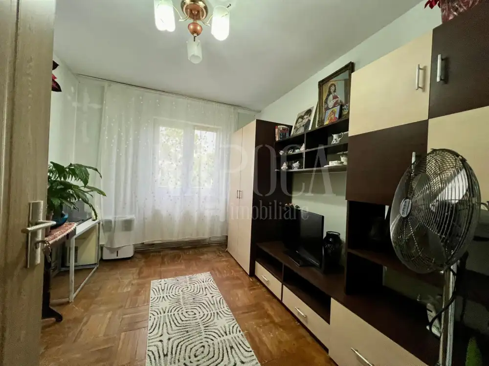 De vanzare apartament, 3 camere in Gheorgheni