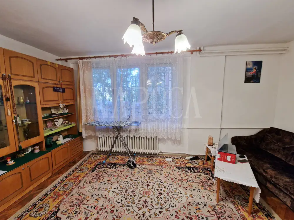 Vanzare apartament, o camera in Gheorgheni