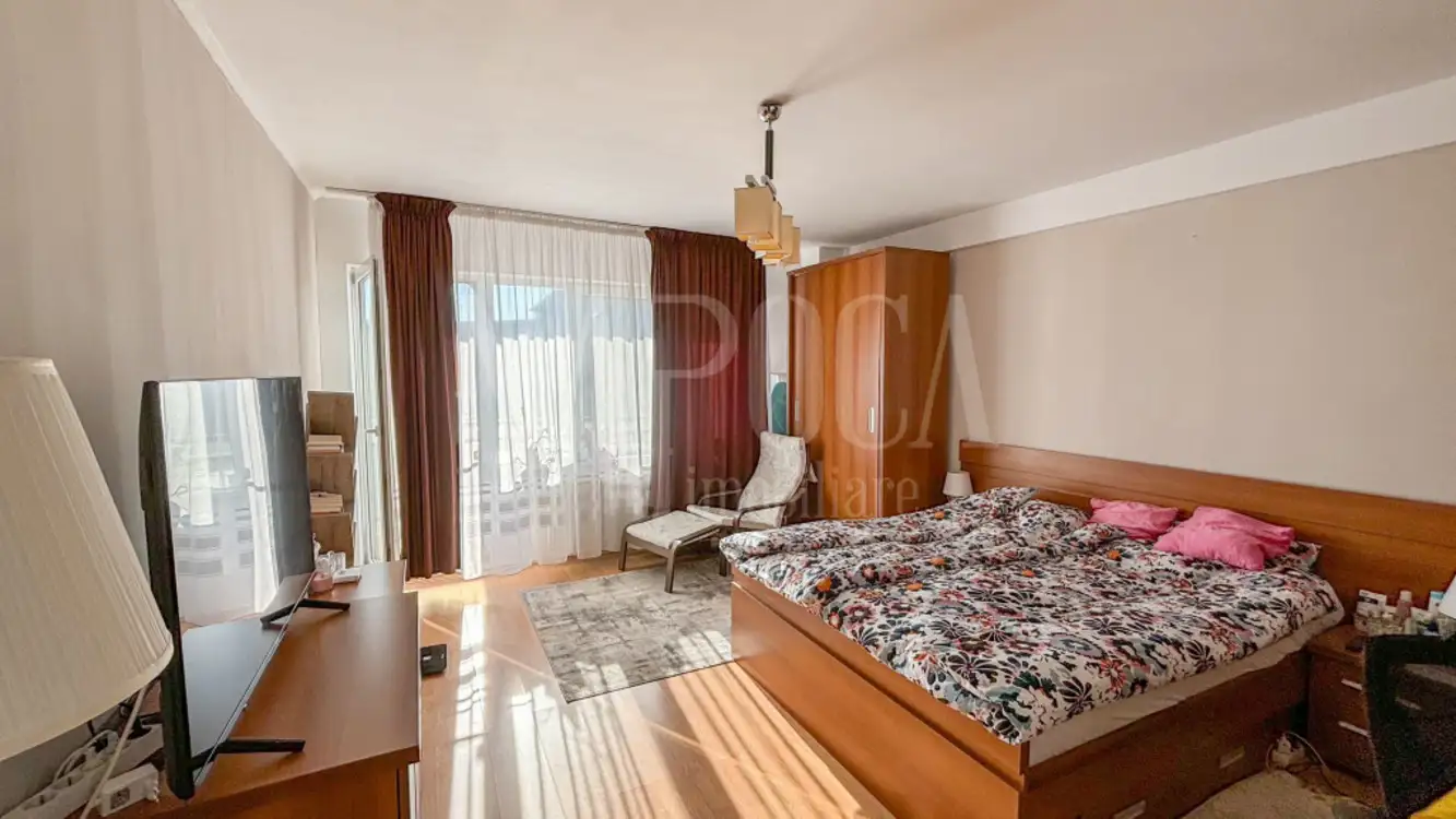 Se vinde apartament, 3 camere in Baciu