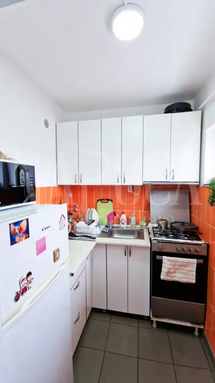 Vanzare apartament, o camera in Marasti