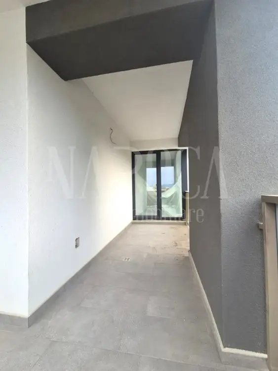 Vanzare apartament, 3 camere in Intre Lacuri