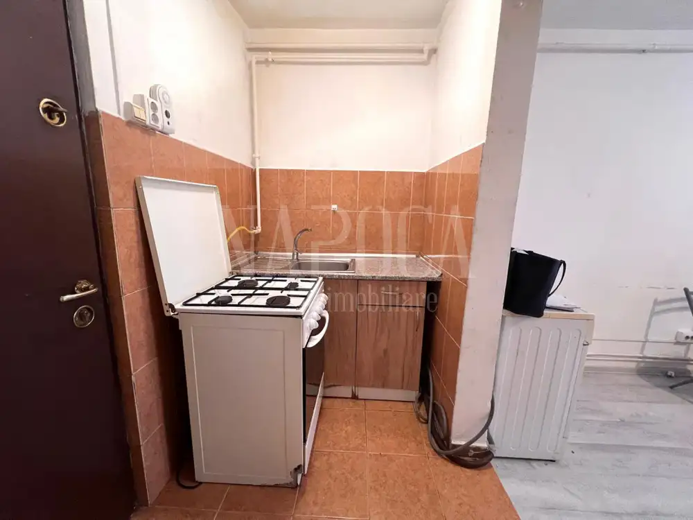 Vanzare apartament, o camera in Marasti