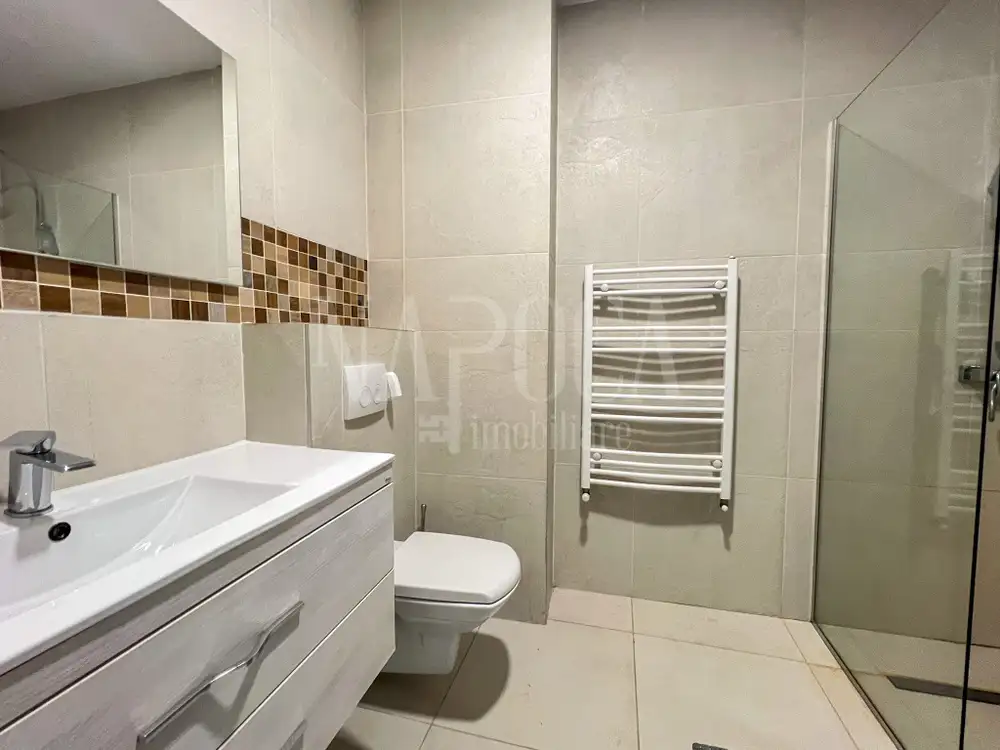 De vanzare apartament, 3 camere in Centru