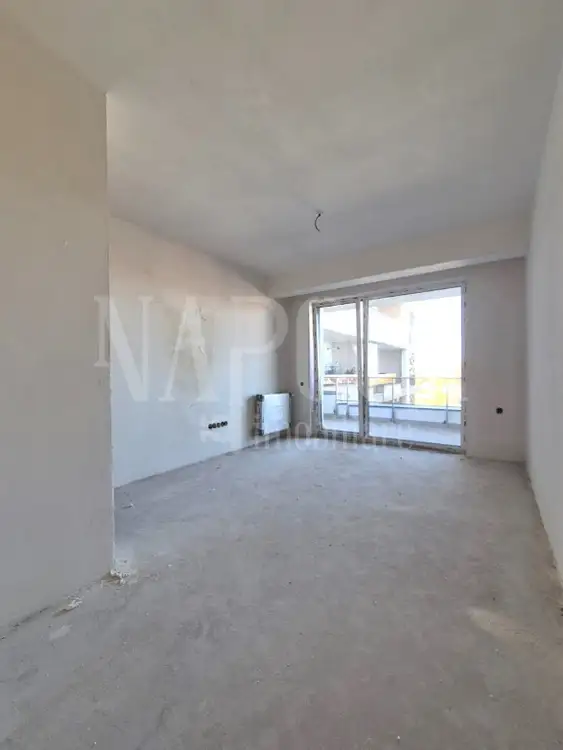 De vanzare apartament, 3 camere in Intre Lacuri