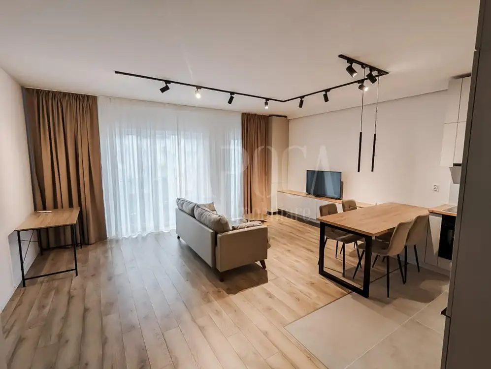 De vanzare apartament, 2 camere in Centru