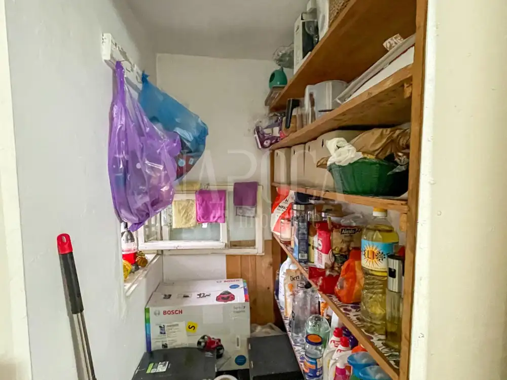 Se vinde apartament, o camera in Gruia