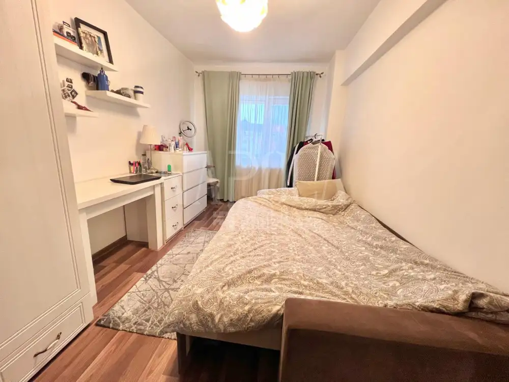 De vanzare apartament, 4 camere in Manastur