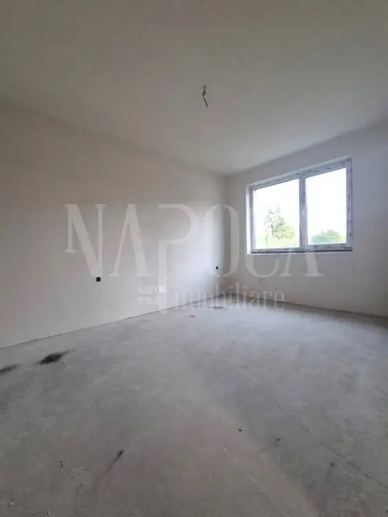 De vanzare apartament, 3 camere in Intre Lacuri