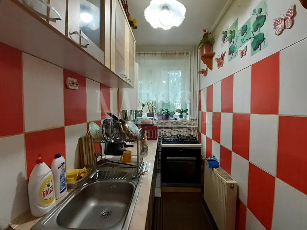 De vanzare apartament, o camera in Gruia