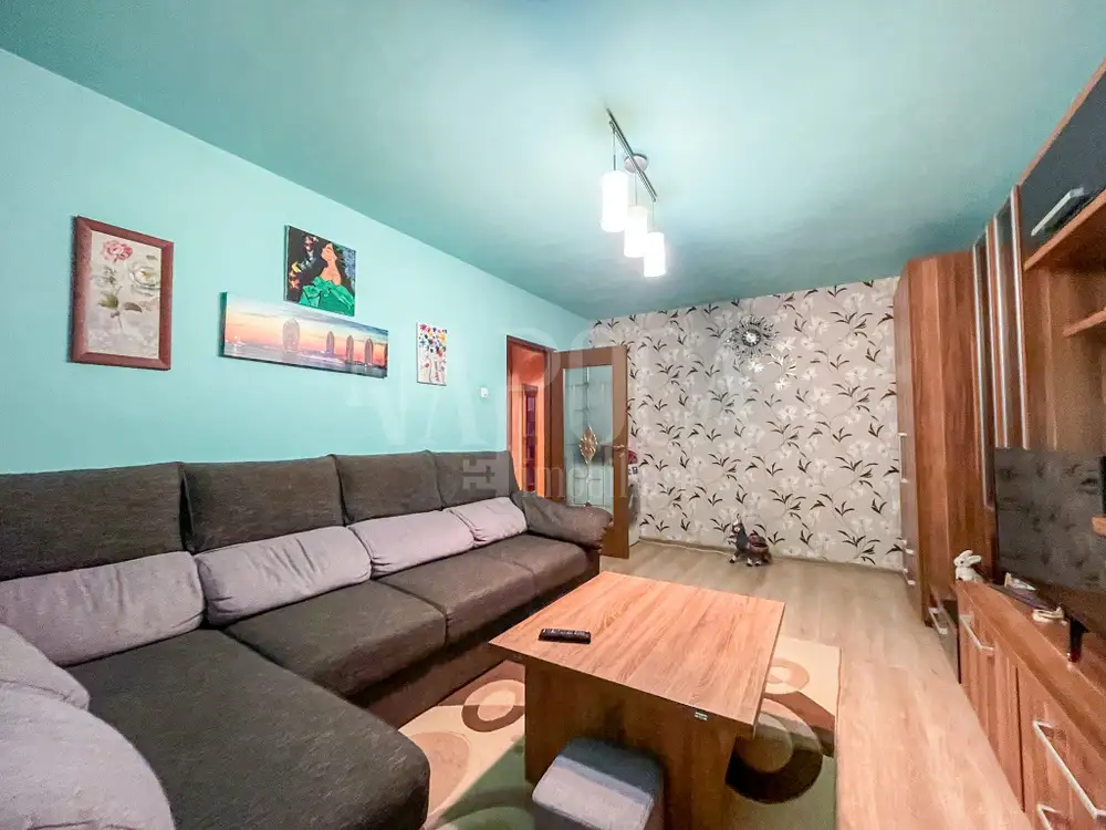 Se vinde apartament, 3 camere in Intre Lacuri