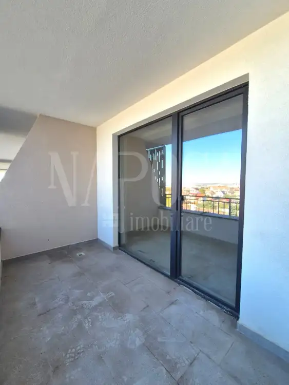 Se vinde apartament, 3 camere in Intre Lacuri