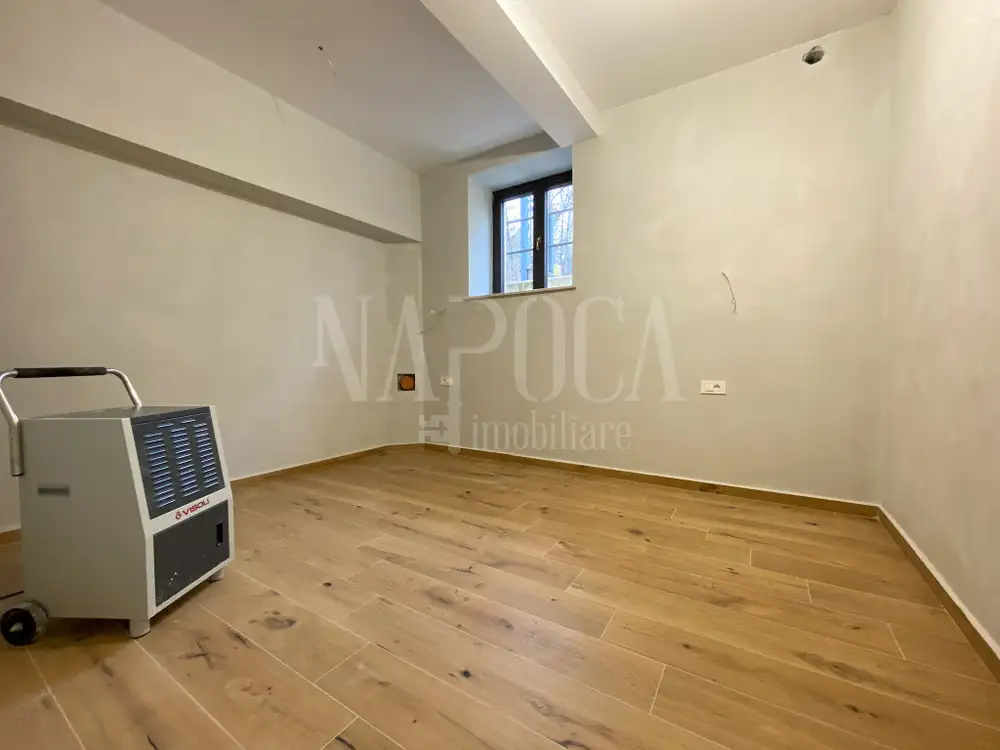 Vanzare apartament, 3 camere in Centru