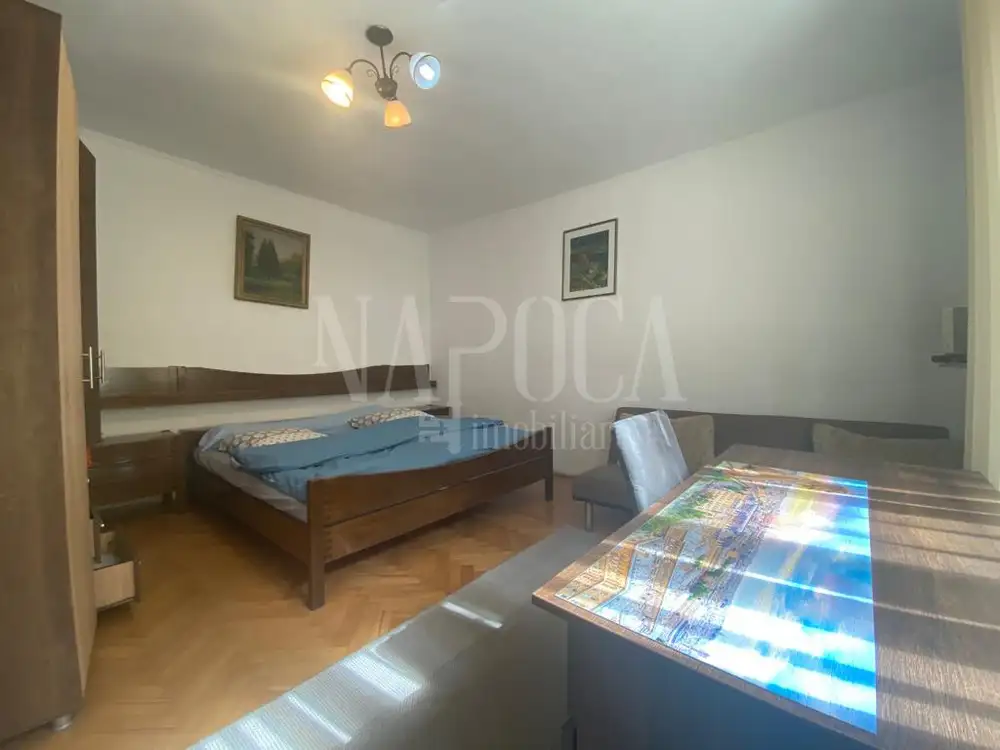 Vanzare apartament, 3 camere in Centru