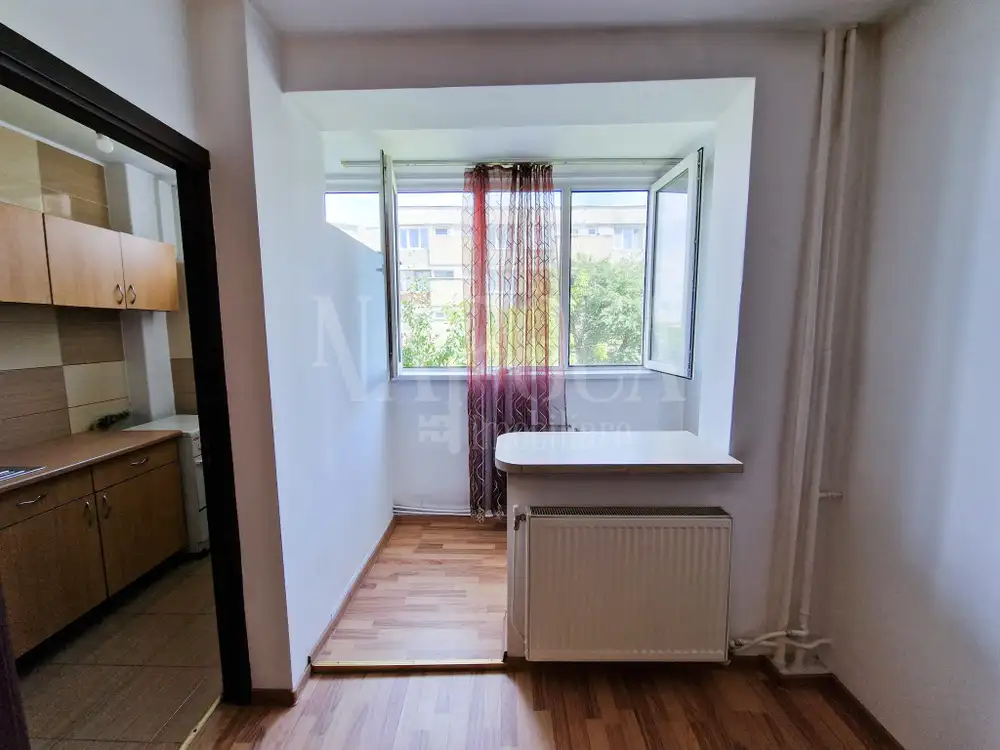 Vanzare apartament, o camera in Marasti