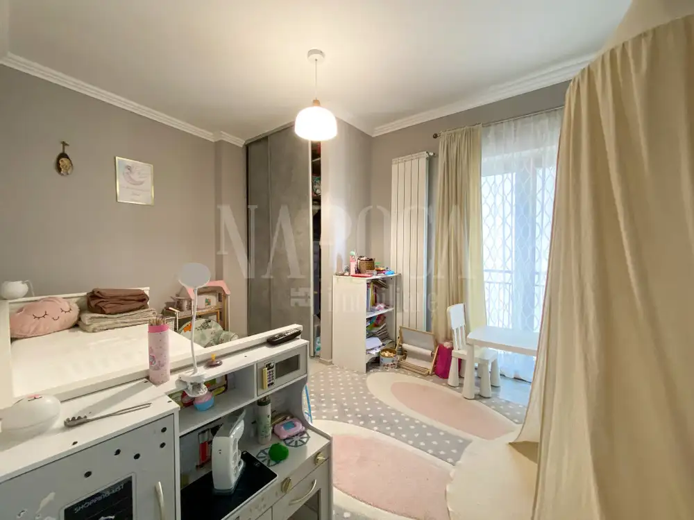 De vanzare apartament, 3 camere in Borhanci