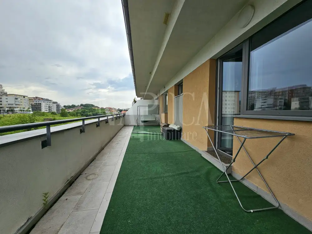 De vanzare apartament, 4 camere in Europa