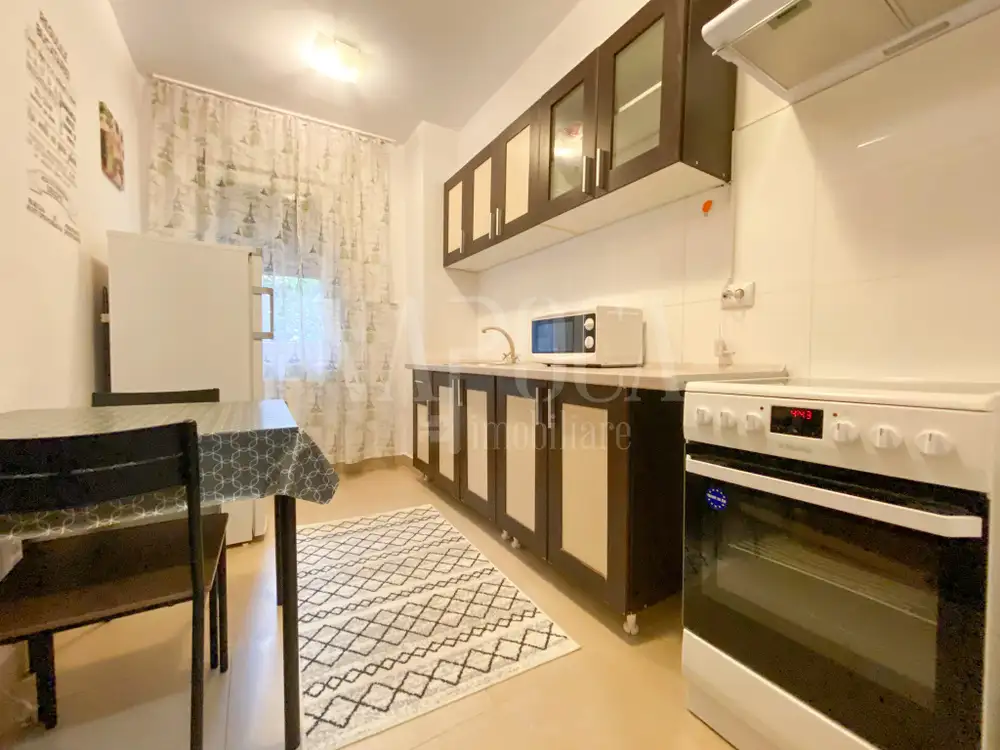 Se vinde apartament, o camera in Buna Ziua